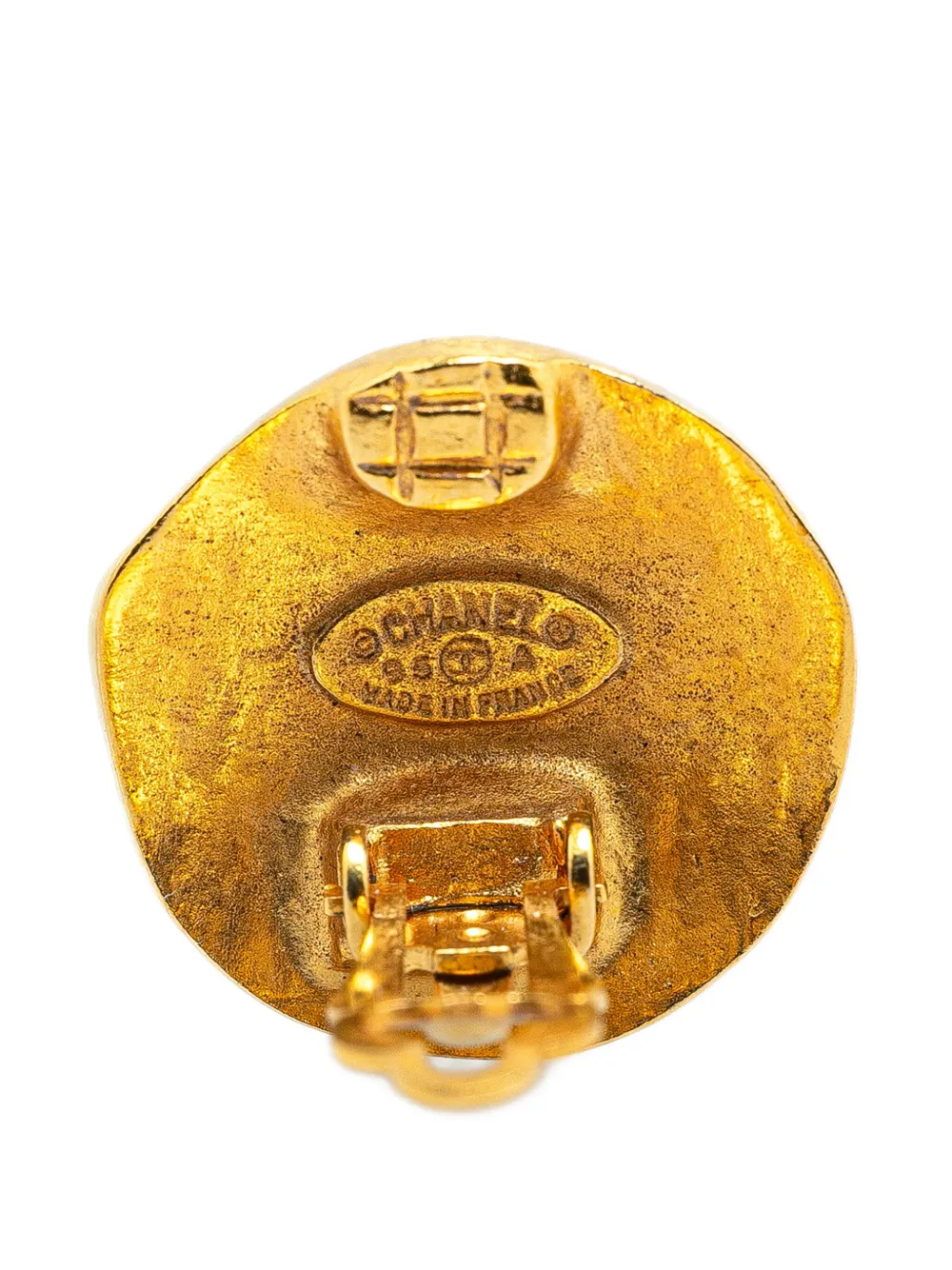 Pre-owned Chanel 1995 Gold Plated Cc Round Clip On Earrings Costume Earrings