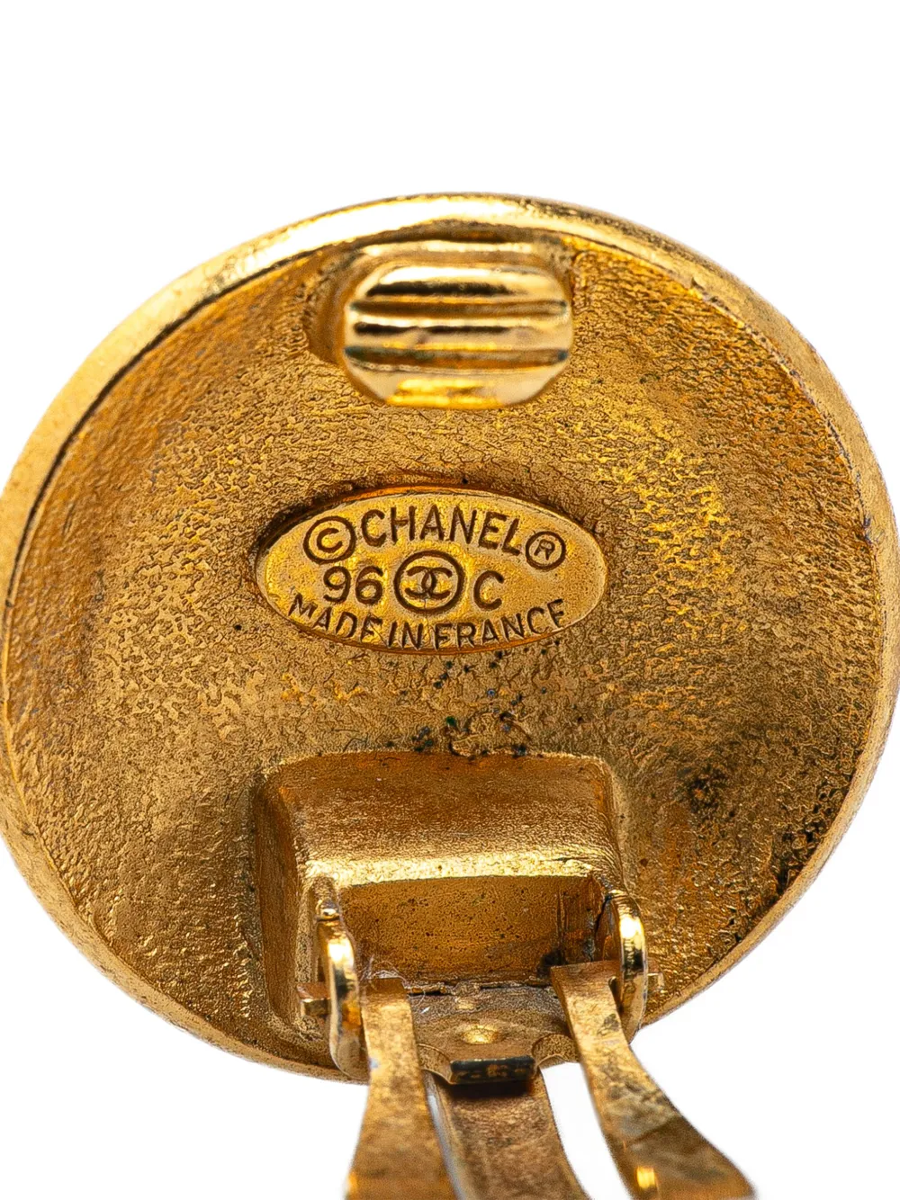 Pre-owned Chanel 1996 Gold Plated Cc Round Clip On Earrings Costume Earrings