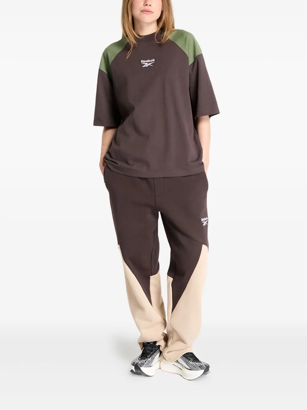 Reebok Katoene T-shirt met korte mouwen Bruin
