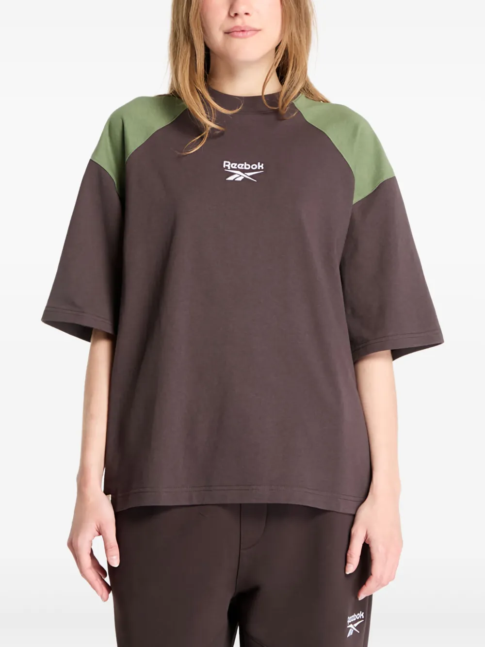 Reebok Katoene T-shirt met korte mouwen Bruin