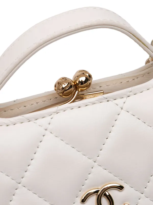 CHANELシャネル  スモール　バッグ Kiss-Lock チェーンバッグ CHANEL Patent Lace Mini Kiss Lock Double Bag Black 465659