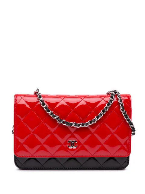 CHANEL Pre-Owned 2019 CC Bicolor Quilted Patent Wallet on Chain crossbody bag