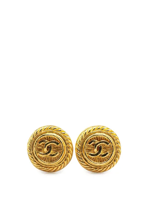 CHANEL Pre-Owned أقراط كبس مستديرة بشعار CC ومطلية بذهب 1970-1980