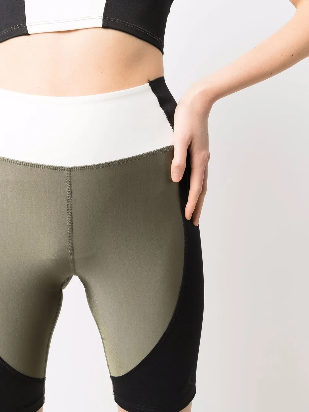Jordan x Aleali May bikershorts met vlakken Groen
