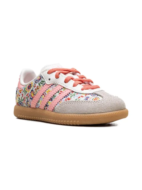 adidas Kids tenis Samba OG con bordado floral en colaboración con Liberty London