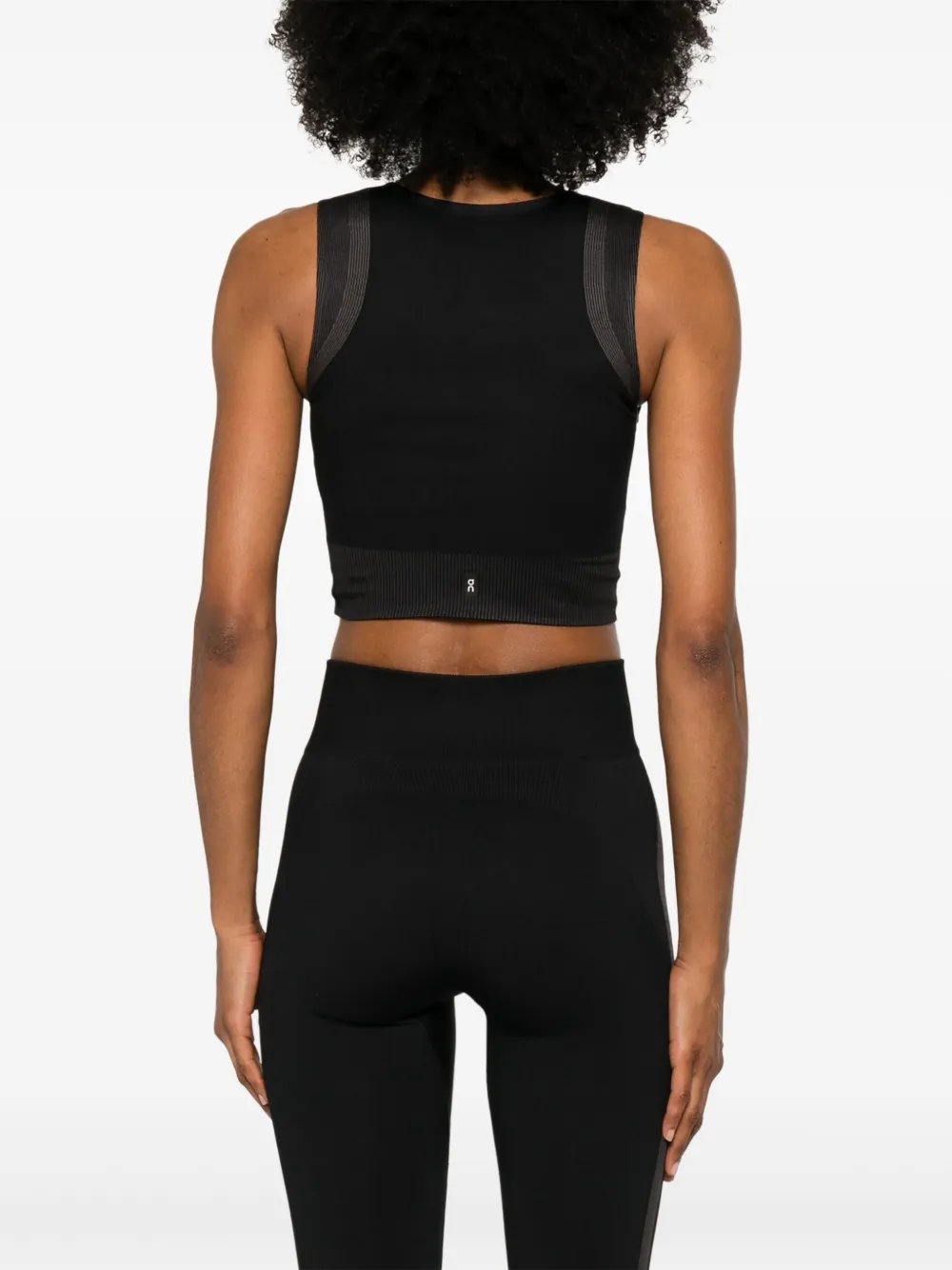 On Running Studio performance top Zwart