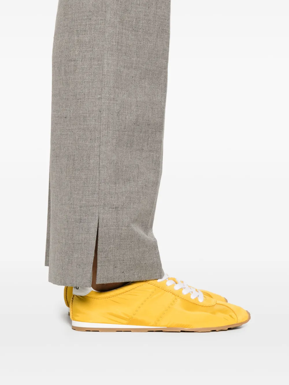 Shop Officine Generale Ilenia Trousers In 灰色
