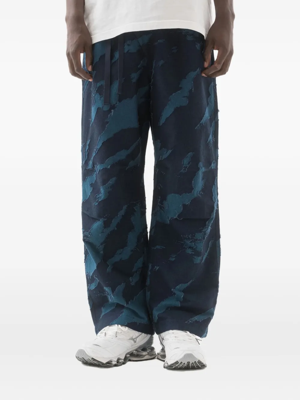 Maharishi Bonsai camouflage-print cargo trousers - Blauw