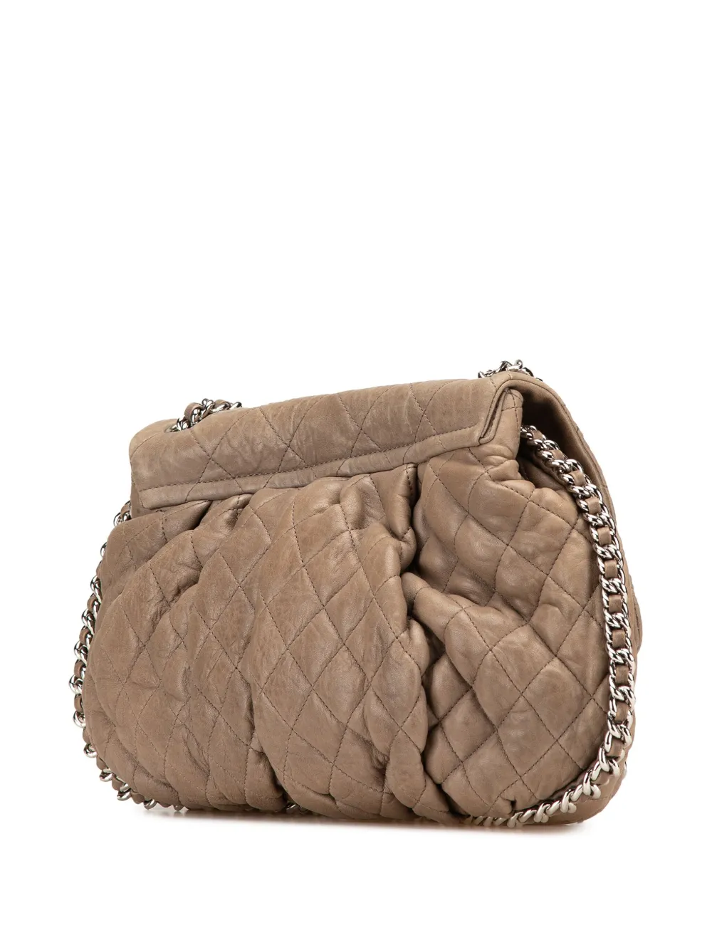 CHANEL Pre-Owned شنطة كروس 'تشاين أراوند فلاب' جلد كبيرة مبطنة بتأثير باهت 2010-2011 | كلاسيكيات | Image 2