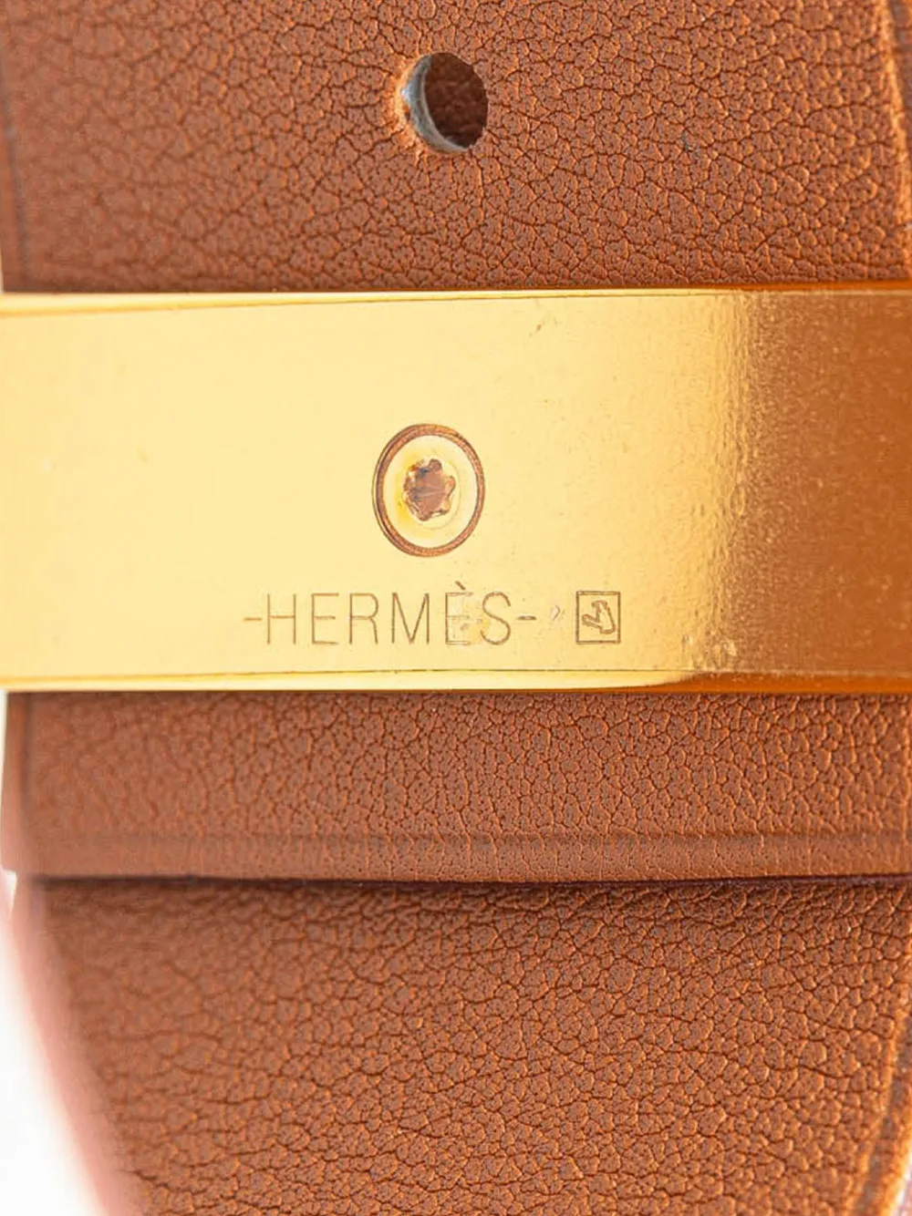 Pre-owned Hermes 2014 Bicolor Epsom Reversible Illusion Bracelet Mm Costume Bracelet In Gold