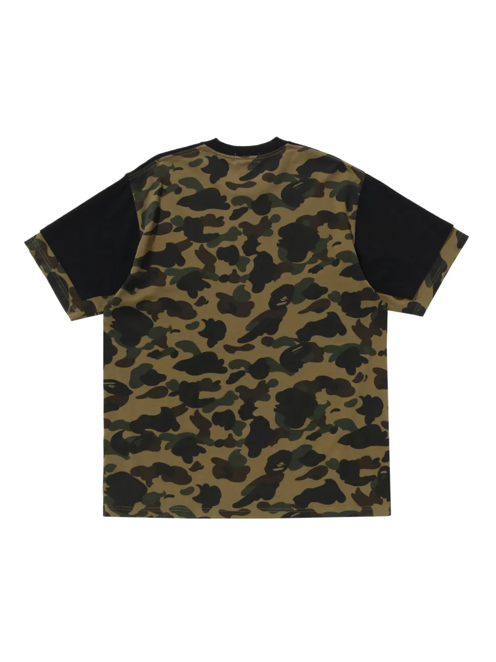 A BATHING APE® playera con paneles y estampado militar | Playeras | Image 2