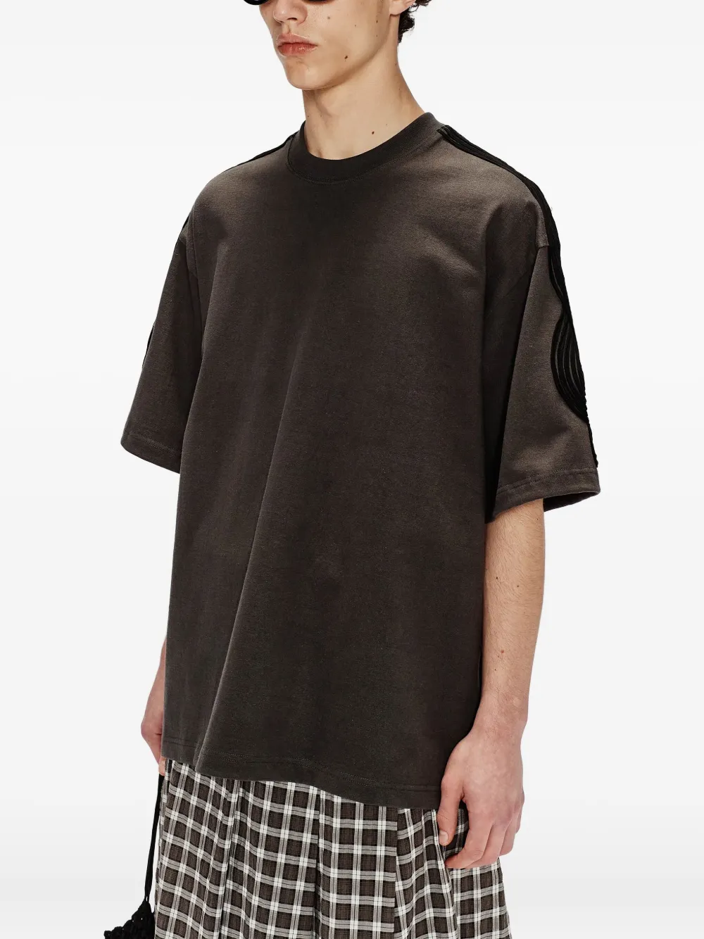 SONG FOR THE MUTE EMBROIDERED SHOULDER-DETAIL T-SHIRT 
