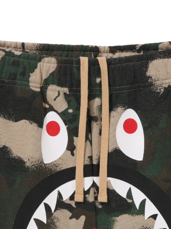 A BATHING APE® カモフラージュ ショートパンツ | グリーン | FARFETCH JP
