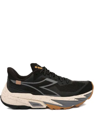 Diadora