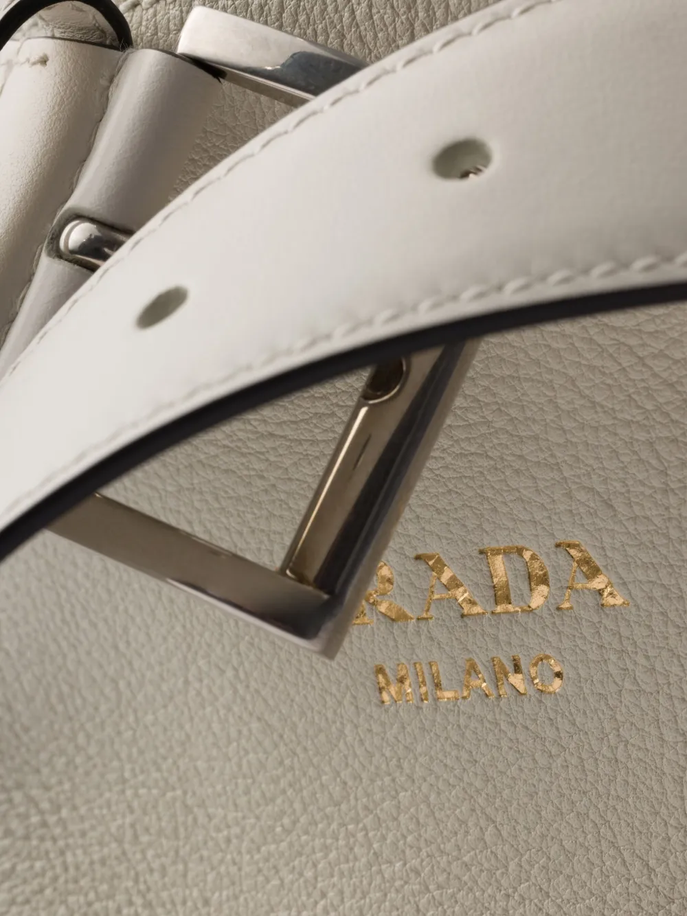 Prada Bucket-tas met gesp Wit