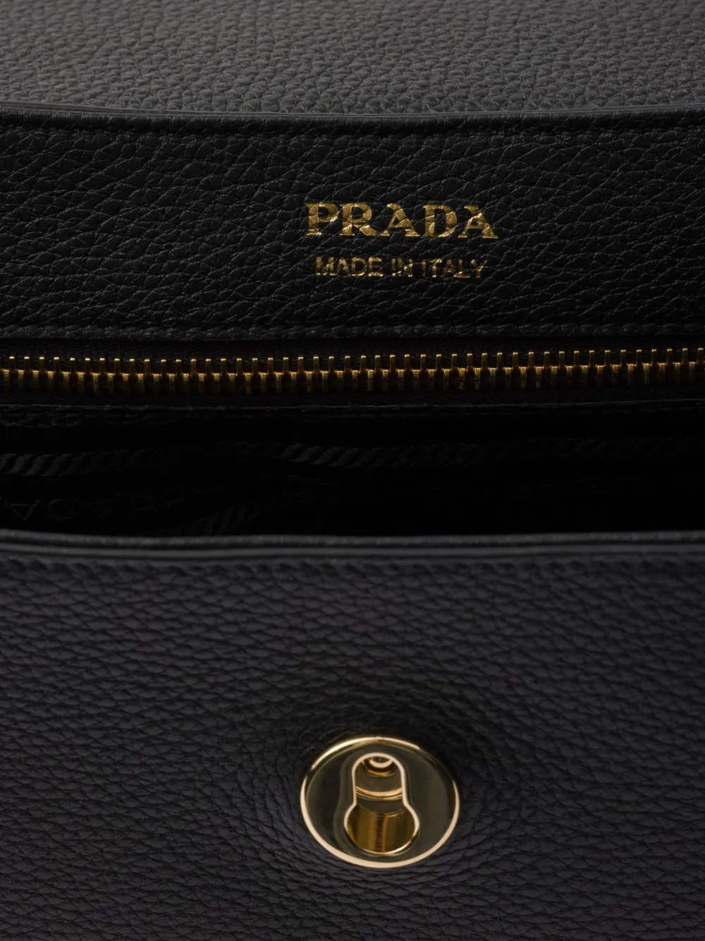 Prada Leren schoudertas Zwart
