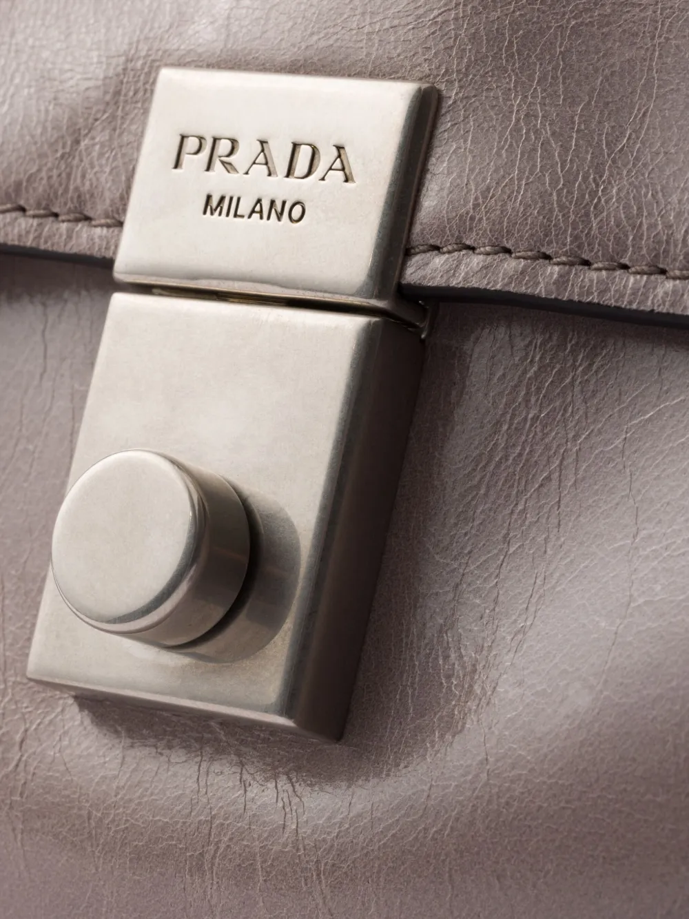 Prada Leren schoudertas Grijs