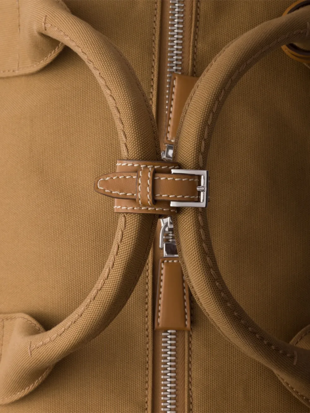 Prada Tas met logo-reliëf Bruin
