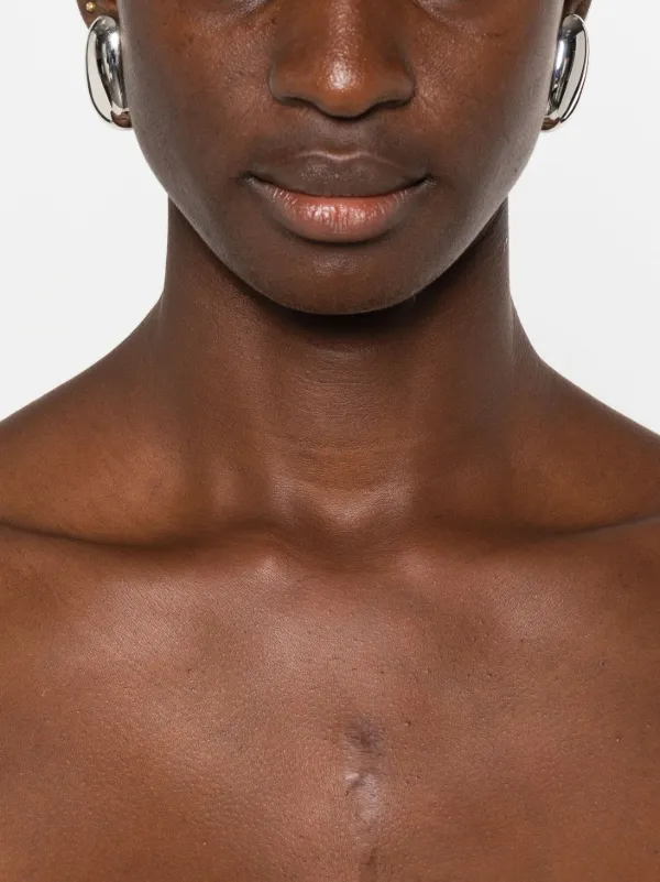 【JACQUEMUS】シルバー フープピアス Jacquemus フープピアス | シルバートーン | FARFETCH JP