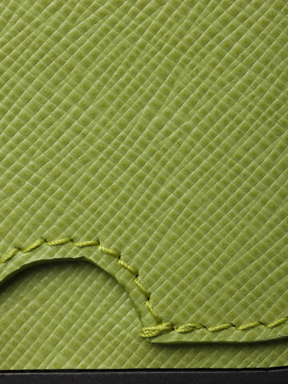 Prada iPhone 16 Pro hoesje van saffiano leer Groen