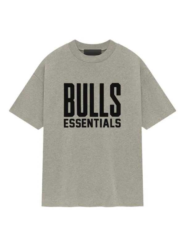 新品未使用 FEAR OF GOD ESSENTIALS x BULLS Tee Chicago Bulls Fear of God Unisex NBA x ESSENTIALS T-Shirt