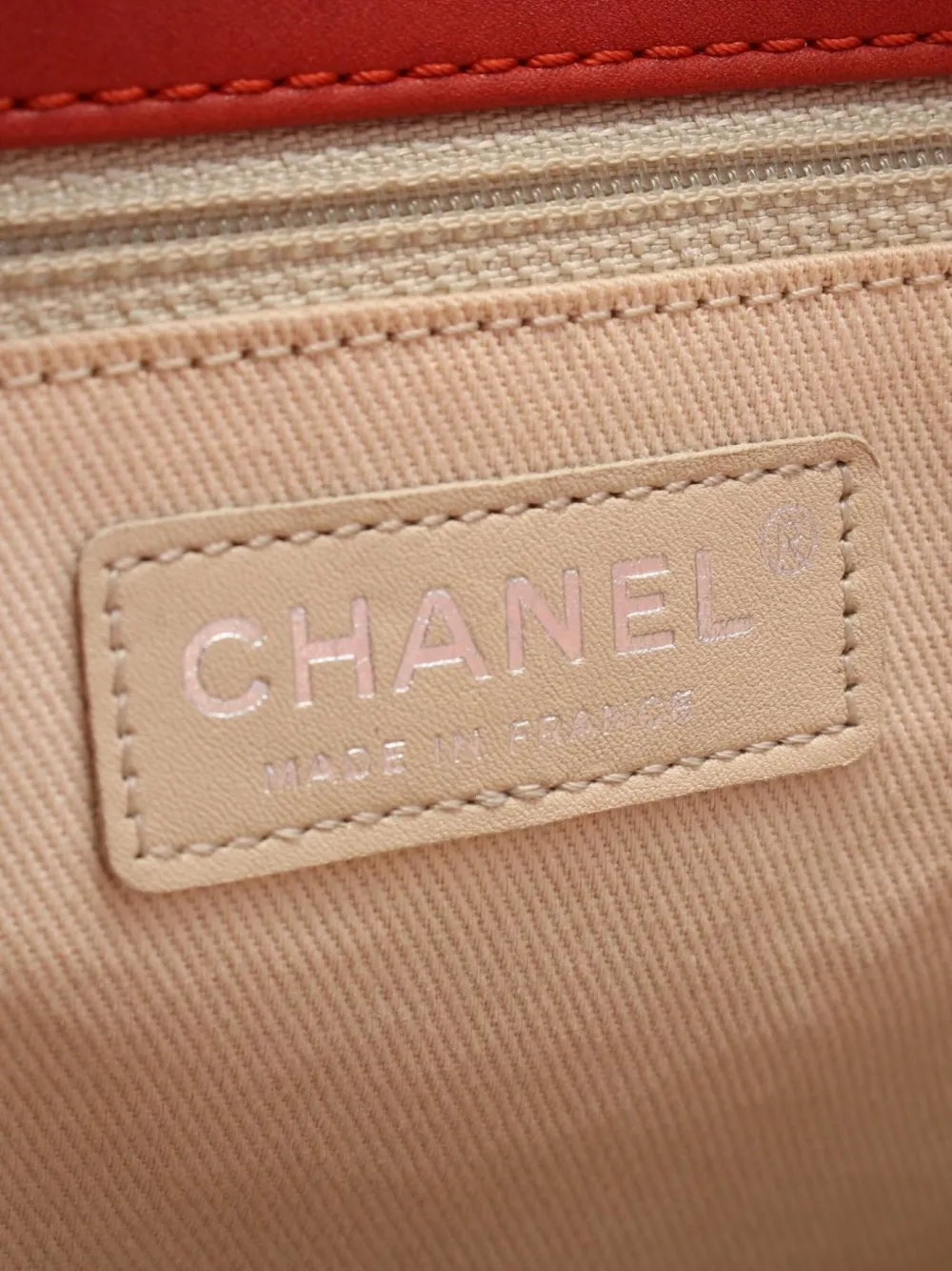 Pre-owned Chanel 2010-2011 Matelassé Chain Tote Bag In Red