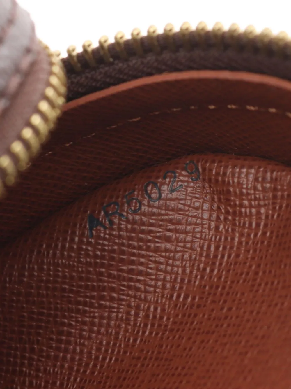 Pre-owned Louis Vuitton 2009 Nile Shoulder Bag In Brown