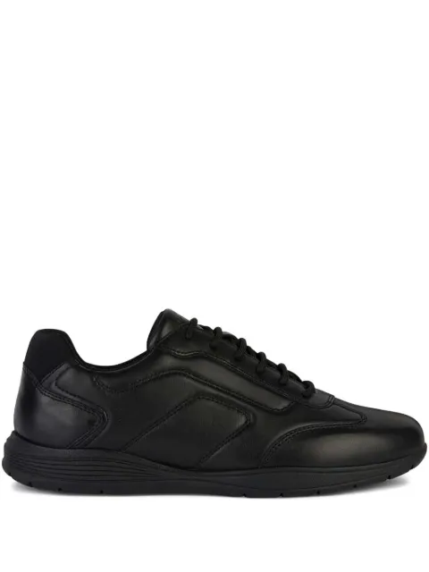 Geox tenis de piel negra con agujetas
