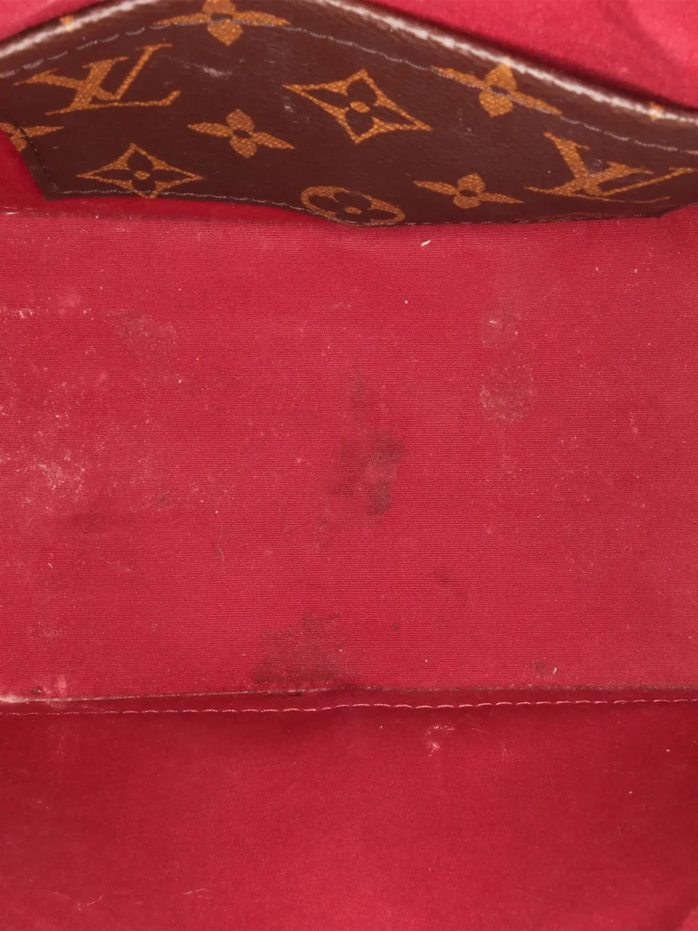Pre-owned Louis Vuitton 2011 Vernis Miroir Alma Bb Satchel In Red