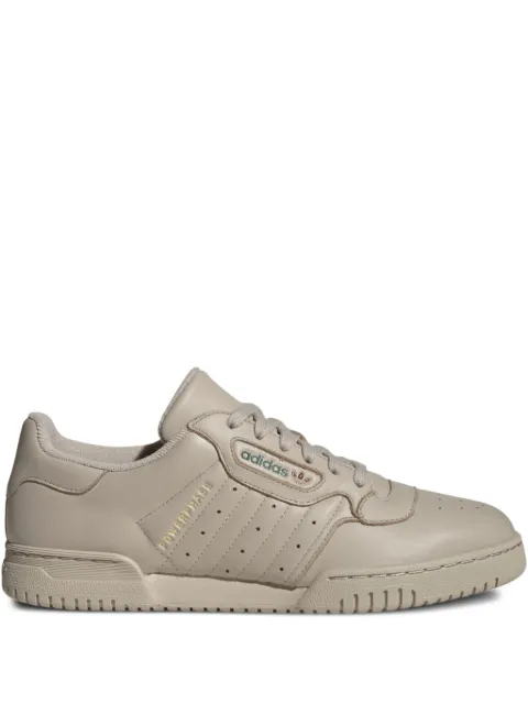 adidas Sneakers im Retro-Look
