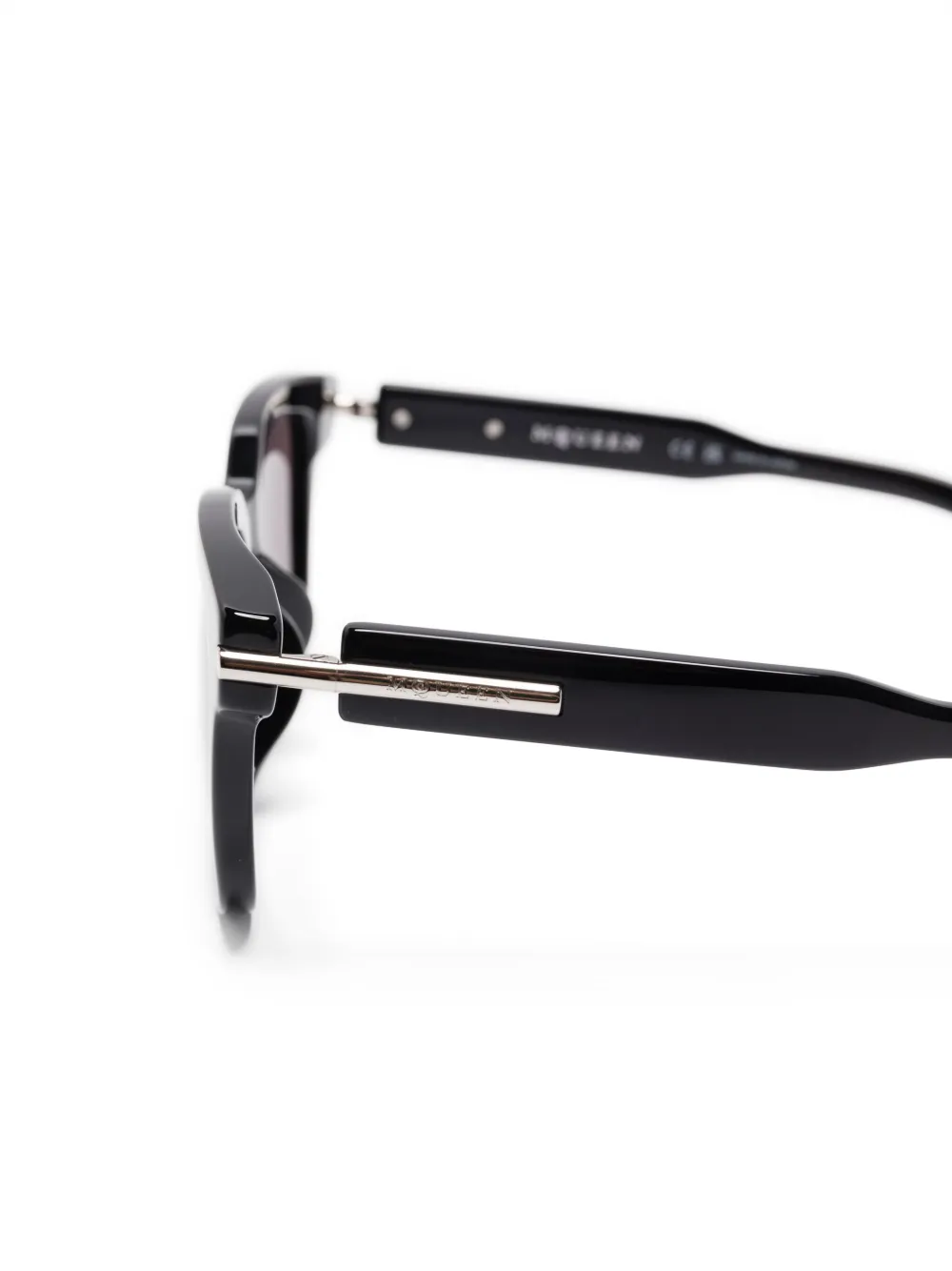 Alexander McQueen Eyewear AM0496SA 001 zonnebril Zwart
