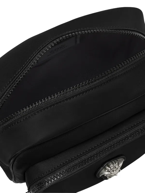 Versace ブラック ガーメントバッグ Versace La Medusa Plaque Messenger Bag | Black | FARFETCH