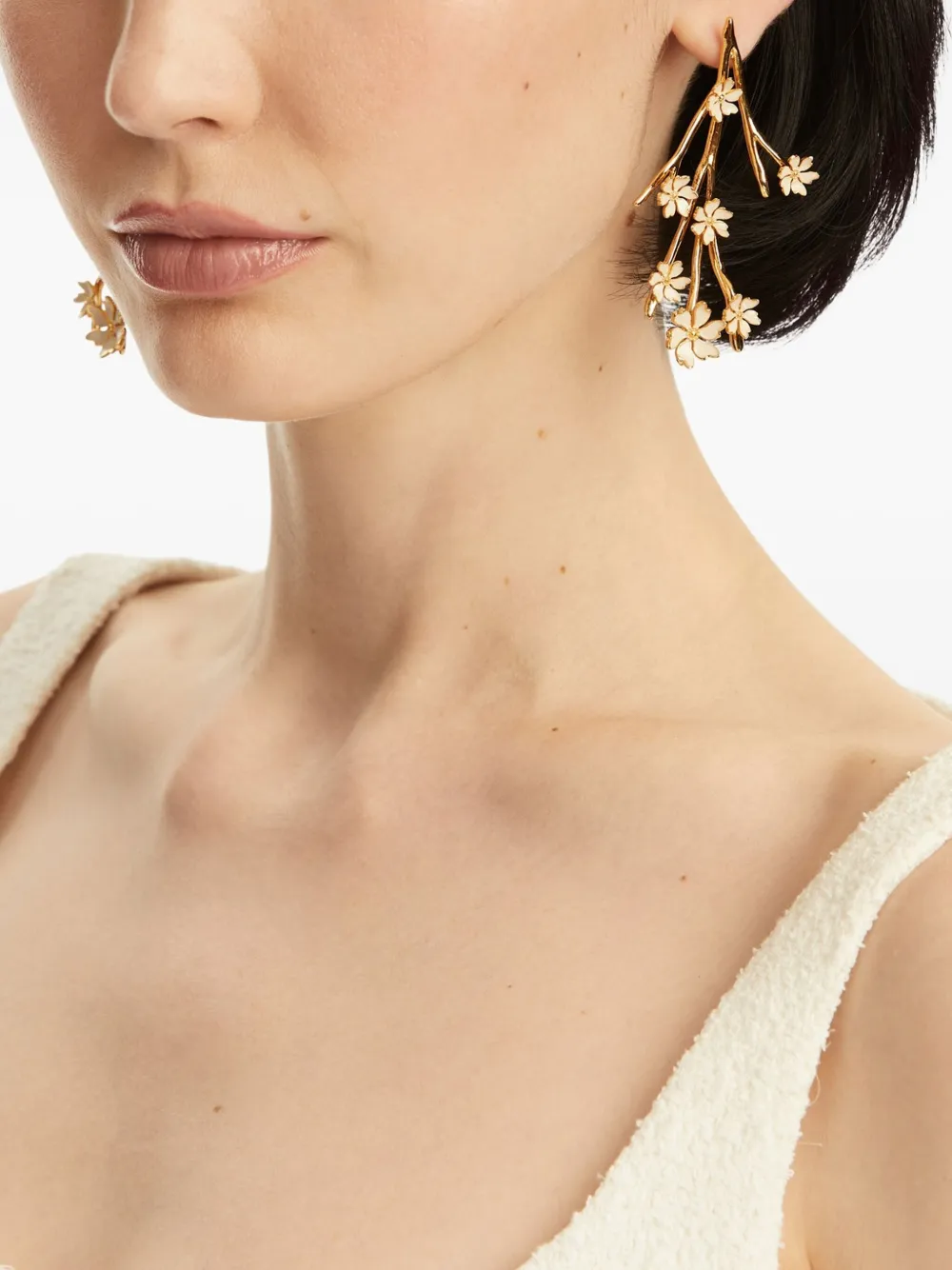 Oscar de la Renta flower-detailing earrings | Image 2