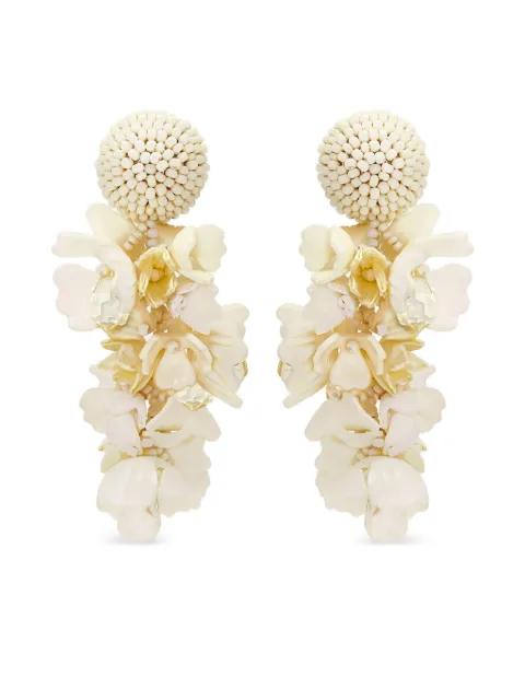 Oscar de la Renta øreringe med blomsterdetalje