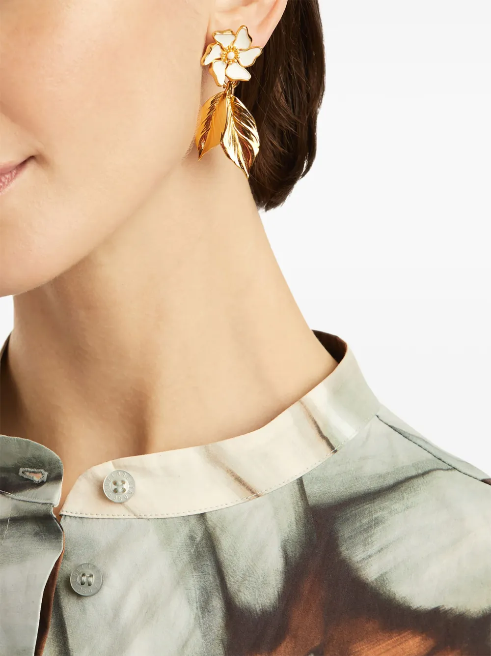 Oscar de la Renta flower-detailing earrings - Goud