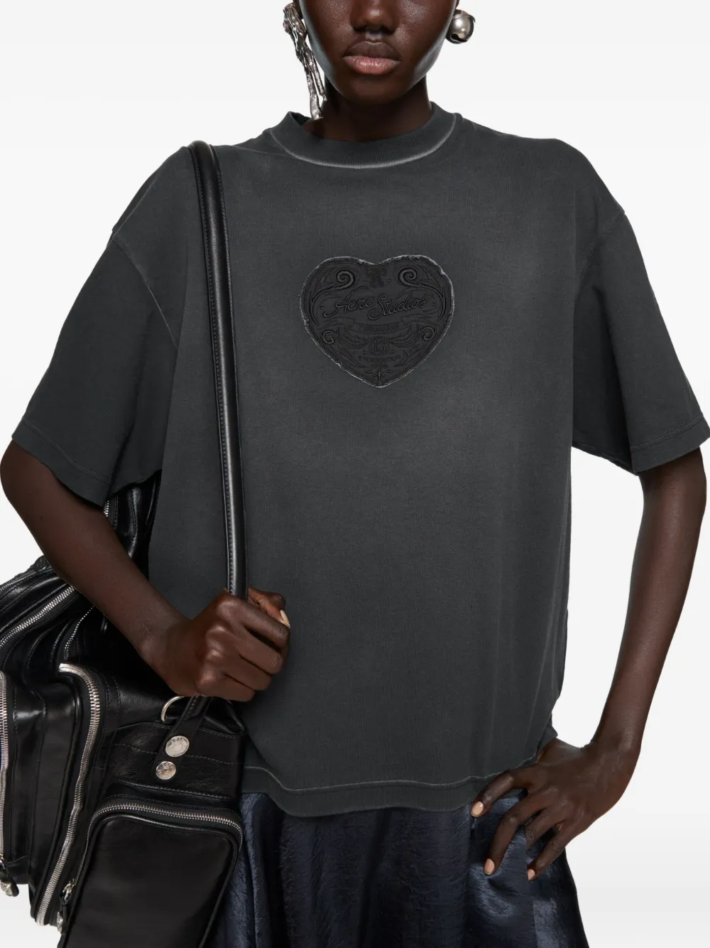 Acne Studios T-shirt met hartpatch Zwart