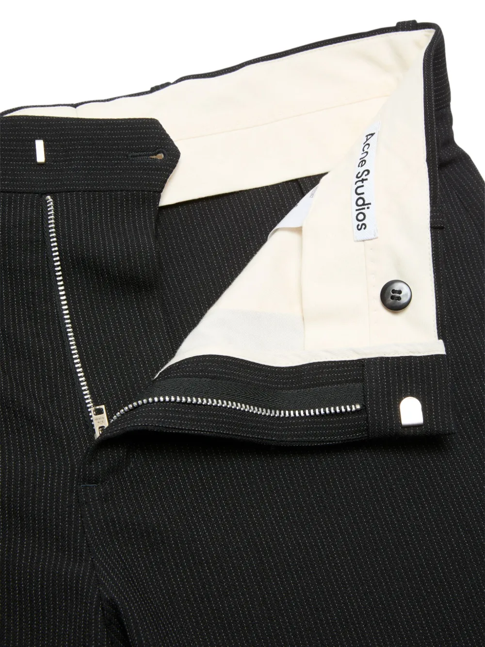 Acne Studios Shorts met paspelzak Zwart