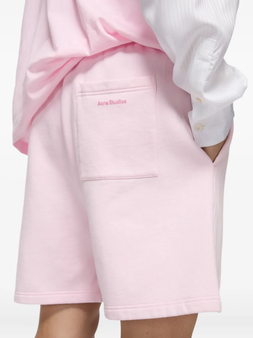 Acne Studios Shorts met geborduurd logo Roze