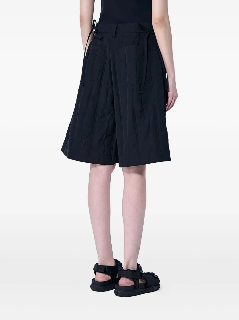 Cecilie Bahnsen Annika quilted knee-length shorts Zwart
