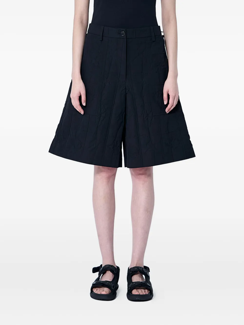 Cecilie Bahnsen Annika quilted knee-length shorts Zwart