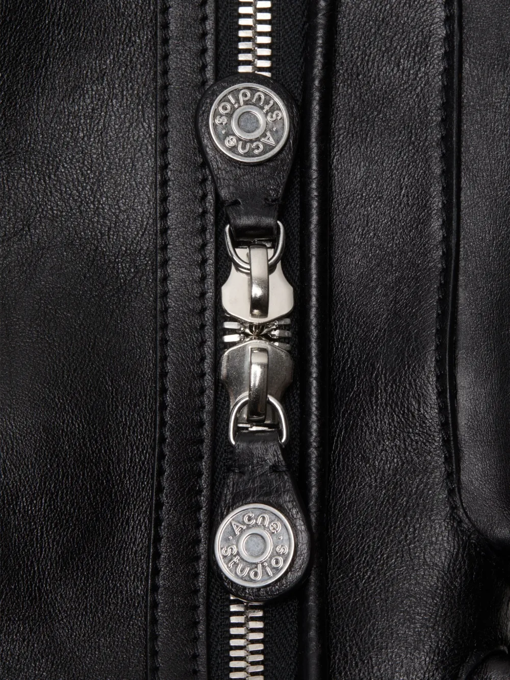 Acne Studios Leren schoudertas met ritssluiting Zwart