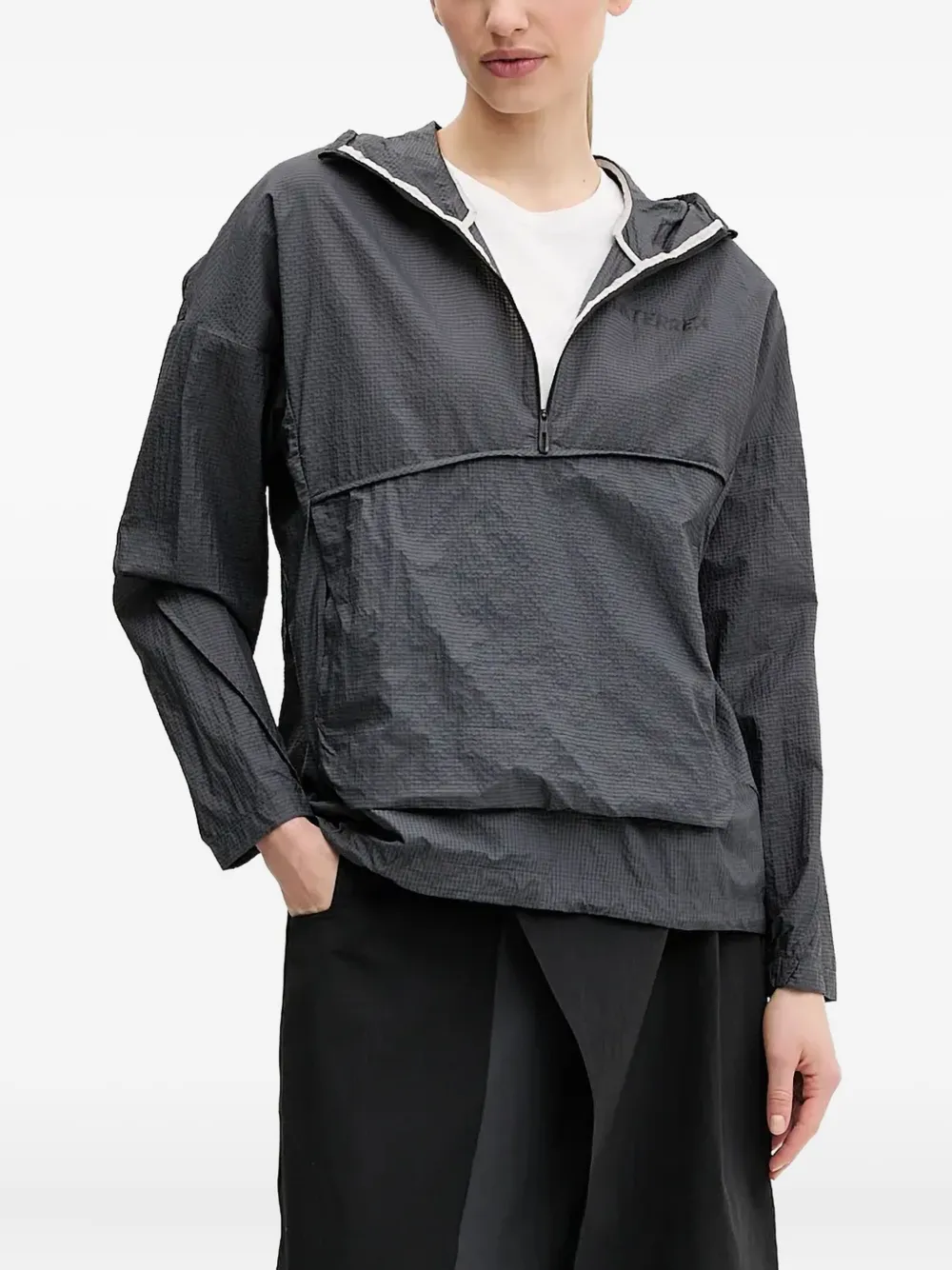 adidas ハーフジップ フーデッドジャケット - グレー adidas ハーフジップ フーデッドジャケット - グレー