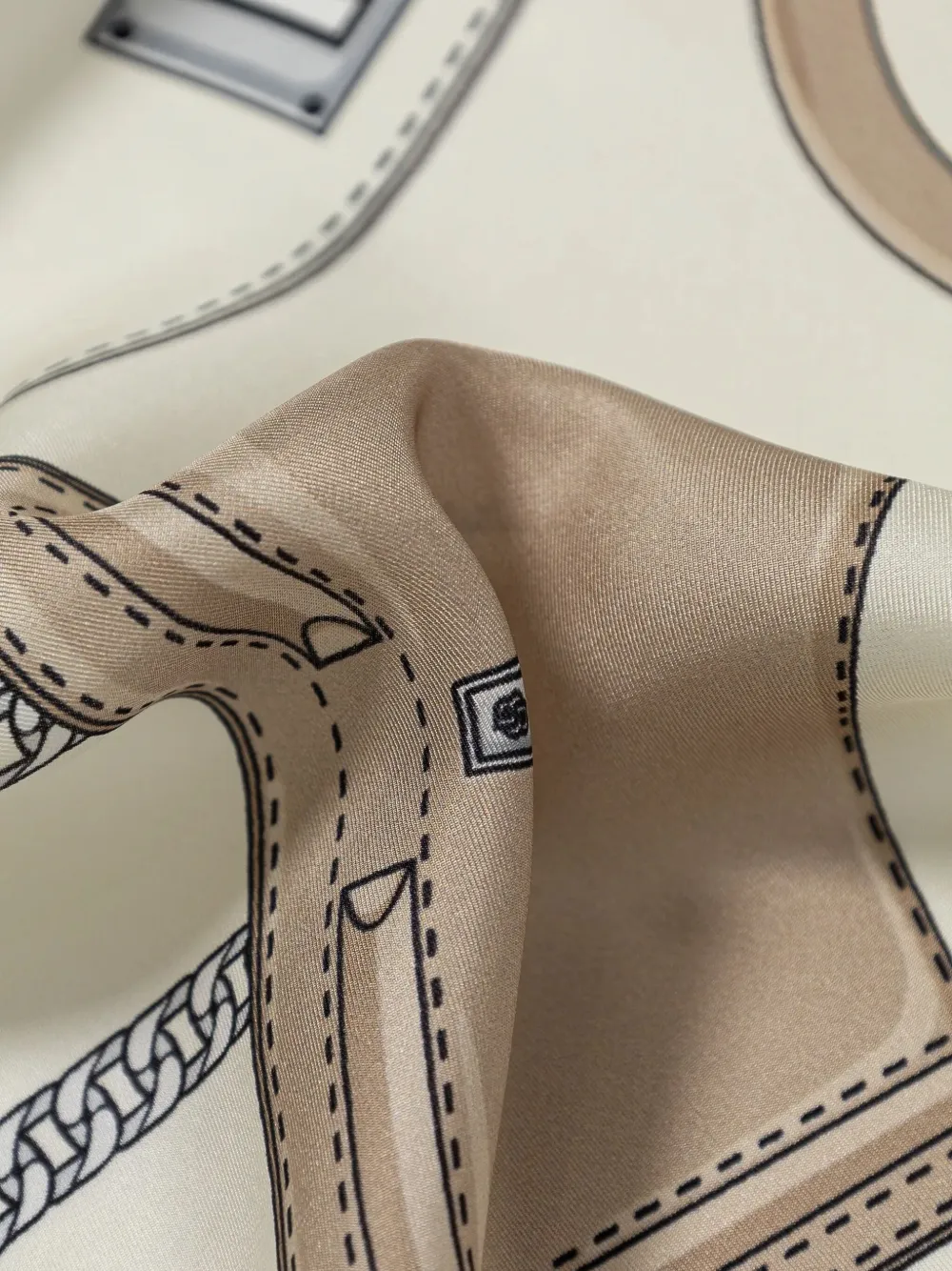 BOSS handbag-print silk scarf | Image 2