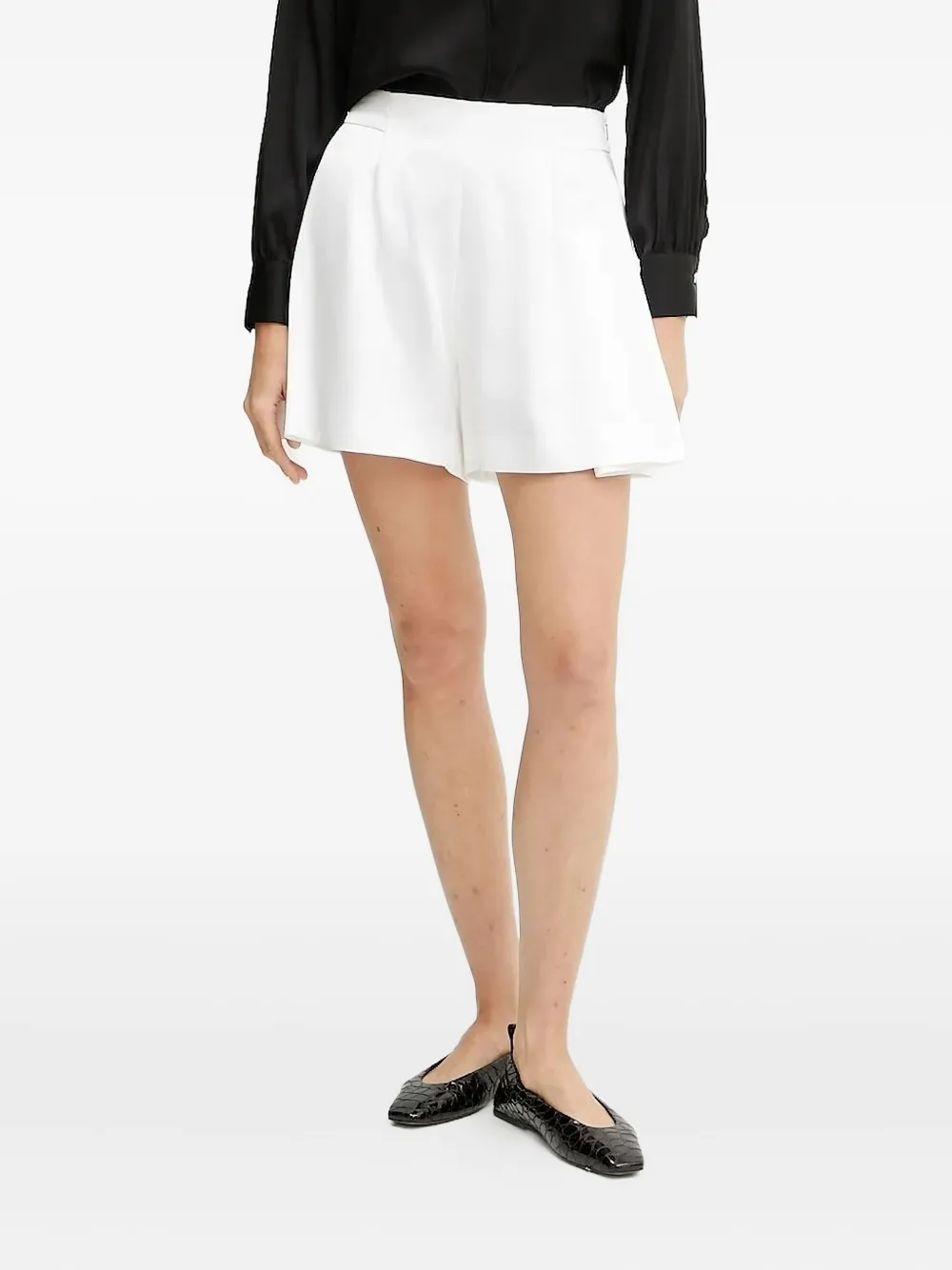 BOSS pleated pocket shorts | White | Image 1