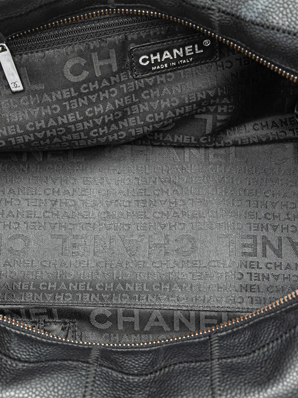Pre-owned Chanel 2004-2005 Choco Bar Caviar Shoulder Bag In Black