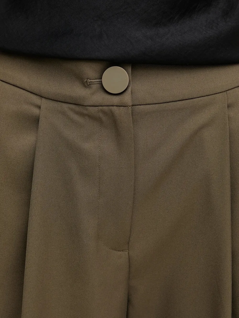 Armani Exchange pleated-front trousers Groen