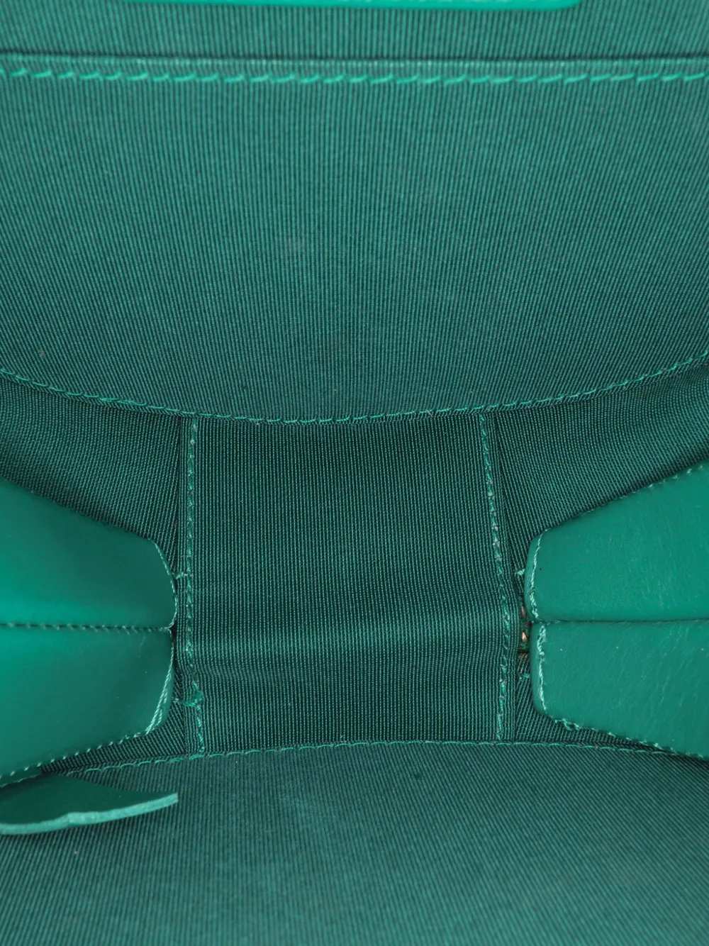 Pre-owned Chanel 2018-2019 Patent Round As Earth Satchel In Green