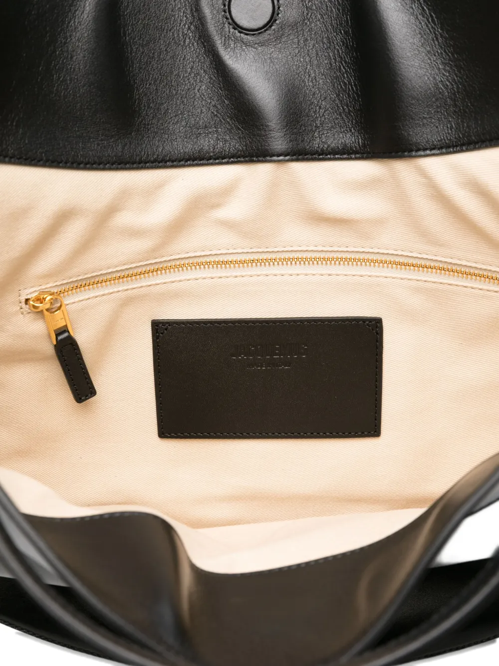 Jacquemus Crescent Leather Bag In Black