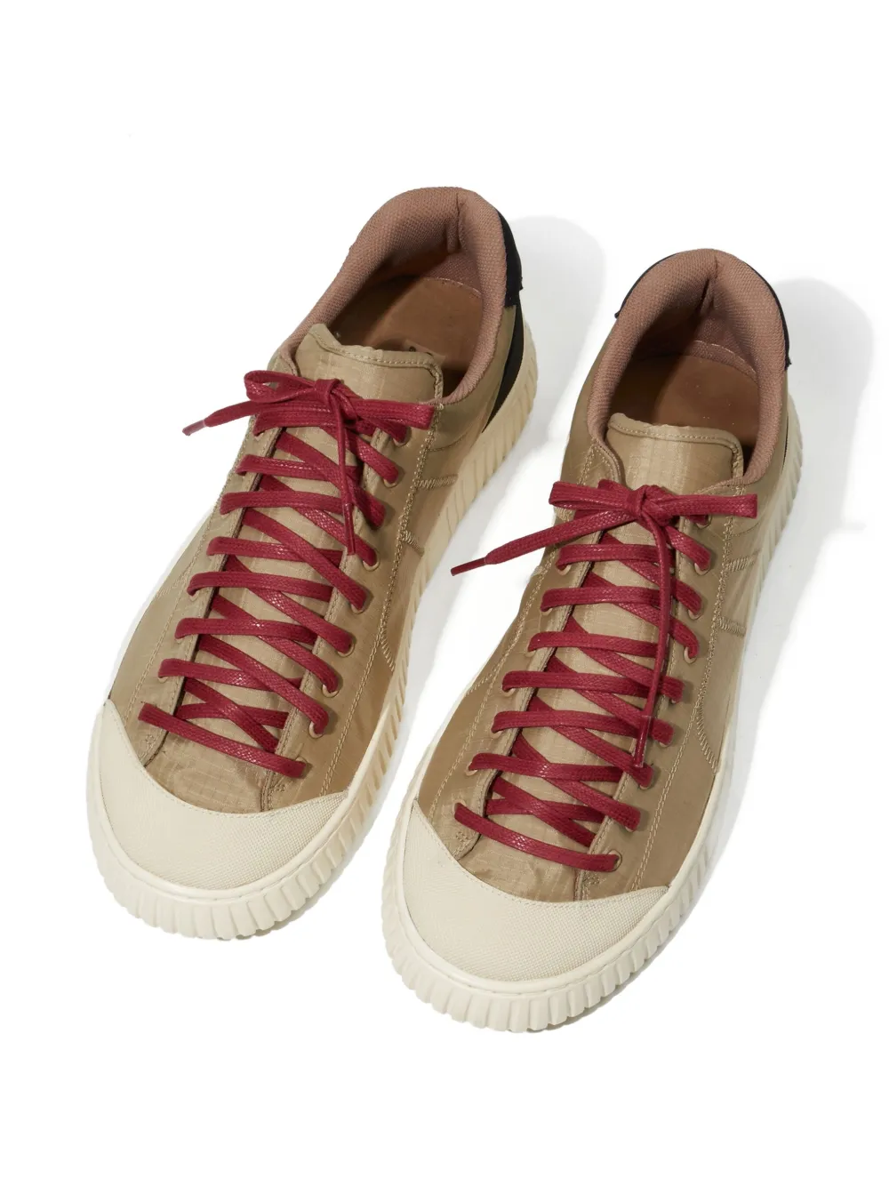 Osklen Riva sneakers met contrasterende neus 17132 RECLASSIFICAR BEIGE