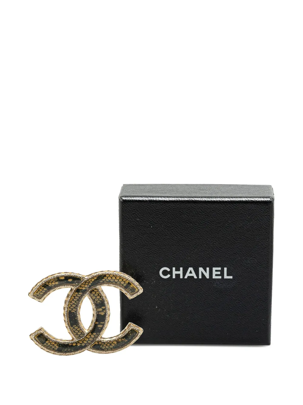 Pre-owned Chanel 2013 Faux Lace And Resin Gold Plated Cc Brooch Costume Brooch In Black